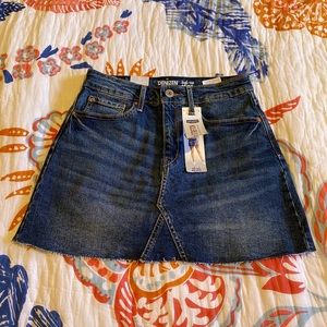 Levi’s Junior High-Rise Skirt (NWT)
